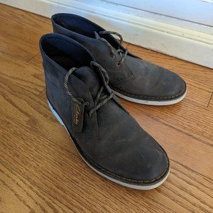 Clarks desert boot, green sz 9